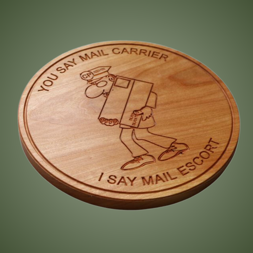 TR483 Trivet Mailman