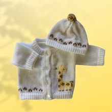 Load image into Gallery viewer, 0222  Sweater Giraffe