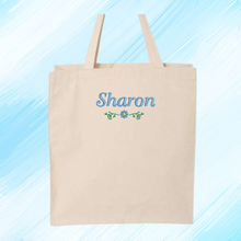 Charger l'image dans la galerie, Personalized Embroidered Name &amp; Flower Bag, Custom Canvas Tote, Floral Market Bag, Bridesmaid Gift