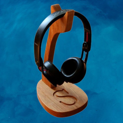 HP725 Headphone Stand Letter